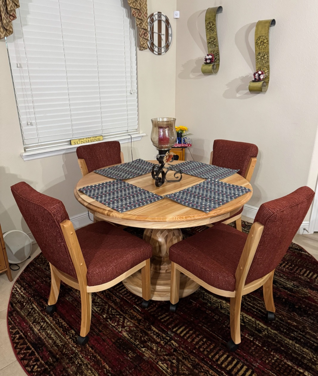 Clyde Caster Chair with Infinity Table