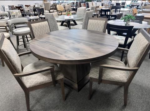 SALOOM 5PC SET NANTUCKET FINISH 51AU 54 " ROUND TABLE